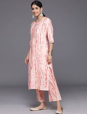 women printed regular thread work kurta with trousers & with dupatta 2