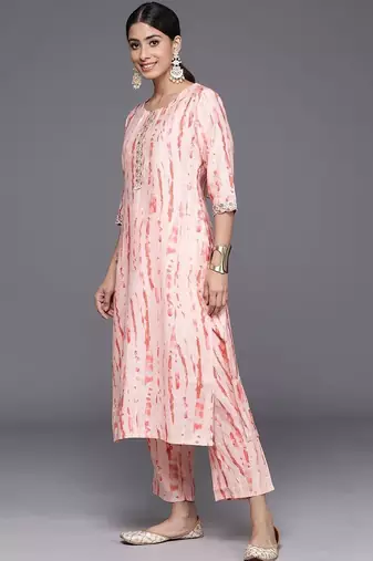 women printed regular thread work kurta with trousers & with dupatta