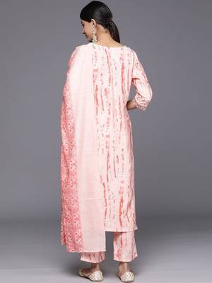 women printed regular thread work kurta with trousers & with dupatta 3