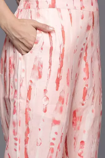 women printed regular thread work kurta with trousers & with dupatta