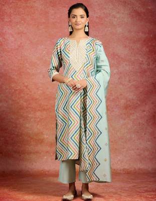 women printed regular thread work kurta with trousers & with dupatta 1