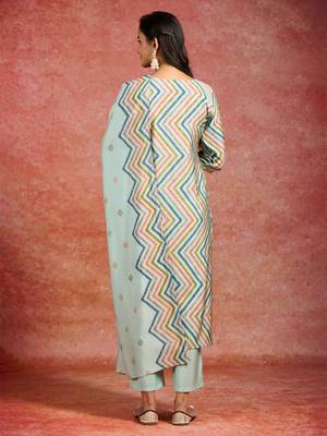 women printed regular thread work kurta with trousers & with dupatta 5