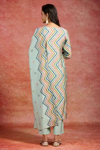women printed regular thread work kurta with trousers & with dupatta
