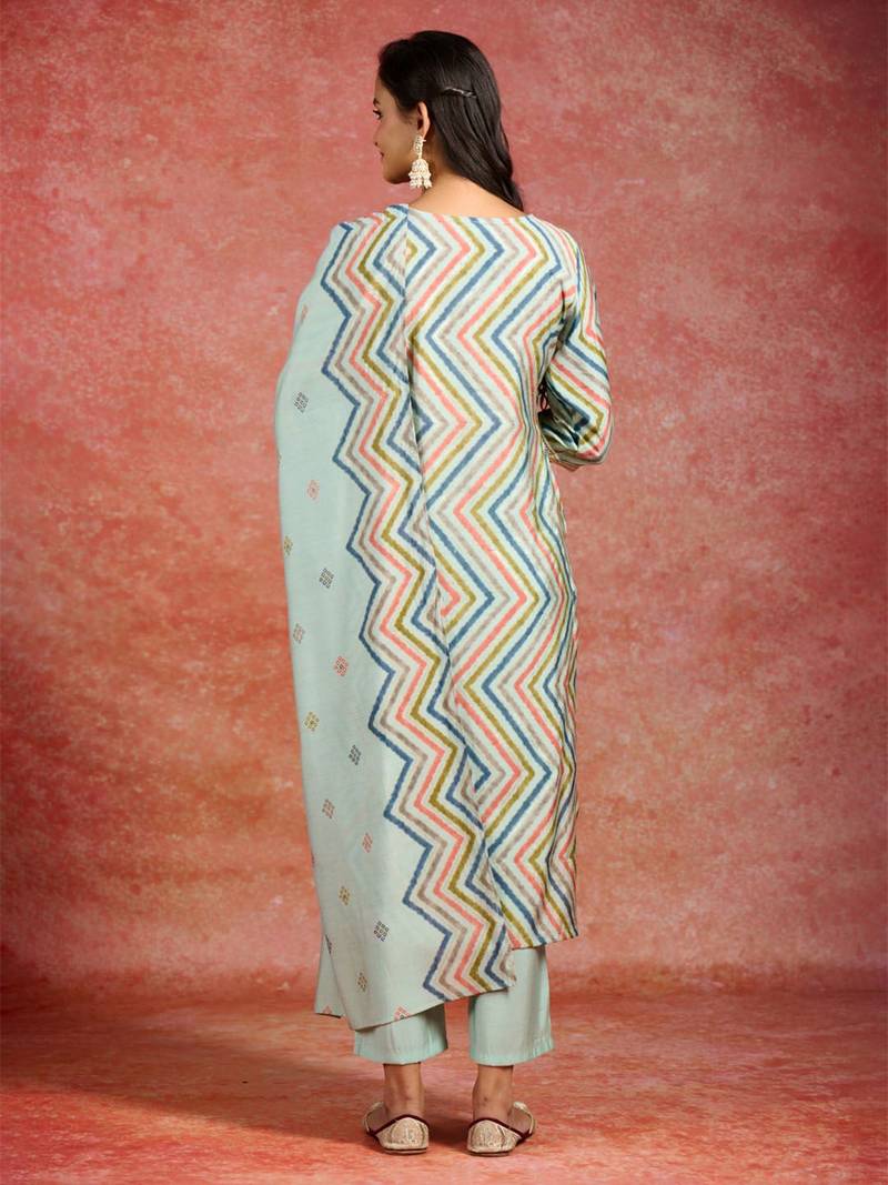 women printed regular thread work kurta with trousers & with dupatta