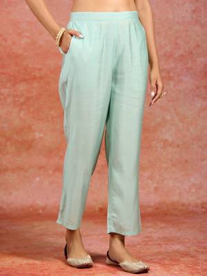 women printed regular thread work kurta with trousers & with dupatta 6
