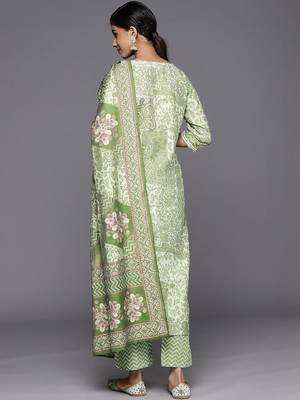 women ethnic motifs printed regular thread work kurta with trousers & with dupatta 4