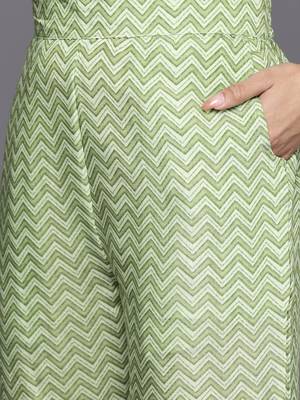 women ethnic motifs printed regular thread work kurta with trousers & with dupatta 5