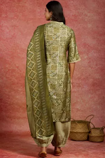 women ethnic motifs printed regular kurta with harem pants & with dupatta
