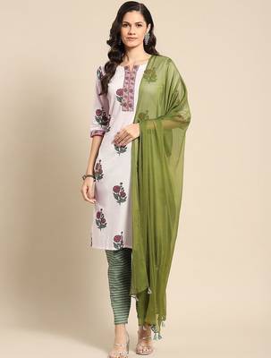 women floral printed regular kurta with trousers & with dupatta 4