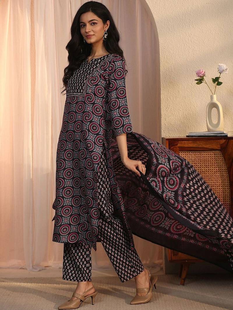 women ethnic motifs printed regular kurta with trousers & with dupatta