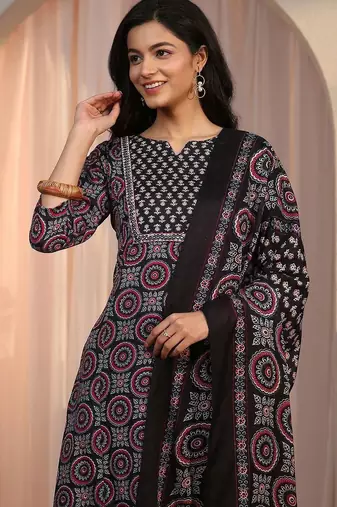 women ethnic motifs printed regular kurta with trousers & with dupatta