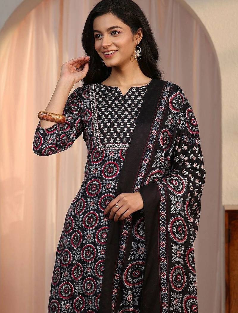 women ethnic motifs printed regular kurta with trousers & with dupatta