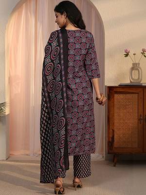 women ethnic motifs printed regular kurta with trousers & with dupatta 6
