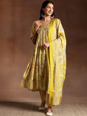 women floral printed tiered sequinned kurta with trousers & with dupatta 1