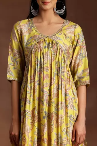 women floral printed tiered sequinned kurta with trousers & with dupatta