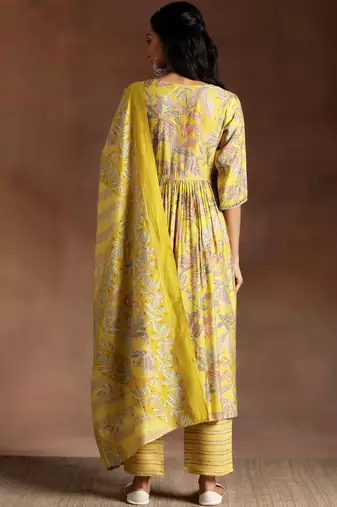 women floral printed tiered sequinned kurta with trousers & with dupatta