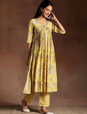 women floral printed tiered sequinned kurta with trousers & with dupatta 6