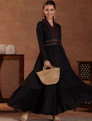 women tiered thread work kurta with trousers 1