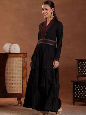 women tiered thread work kurta with trousers 2