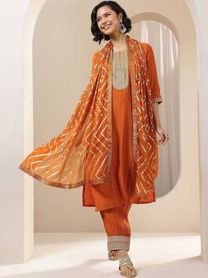 women ethnic motifs embroidered kurta with harem pants & dupatta 6