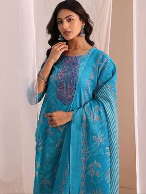women ethnic motifs printed regular thread work kurta with palazzos & with dupatta 2