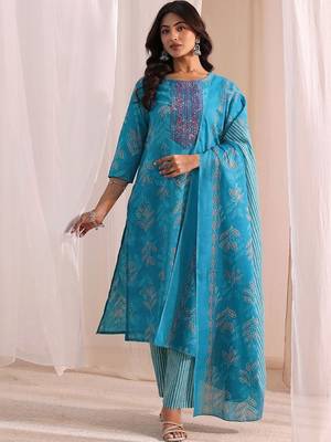 women ethnic motifs printed regular thread work kurta with palazzos & with dupatta 5