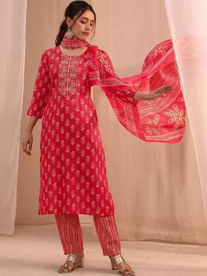 women ethnic motifs printed regular thread work kurta with trousers & with dupatta 1