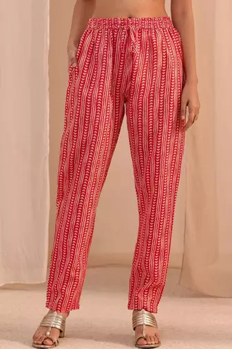 women ethnic motifs printed regular thread work kurta with trousers & with dupatta