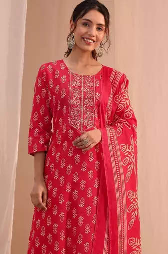 women ethnic motifs printed regular thread work kurta with trousers & with dupatta