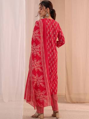 women ethnic motifs printed regular thread work kurta with trousers & with dupatta 6