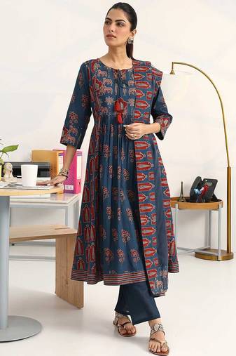 women ethnic motifs printed empire kurta with trousers