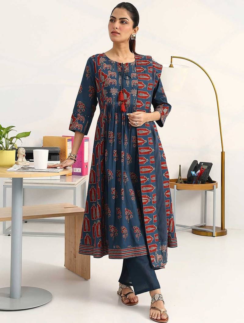 women ethnic motifs printed empire kurta with trousers