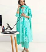 women ethnic motifs printed regular cotton blend kurta with trousers & with dupatta