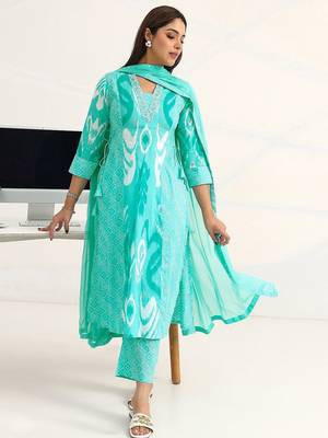 women ethnic motifs printed regular cotton blend kurta with trousers & with dupatta 2