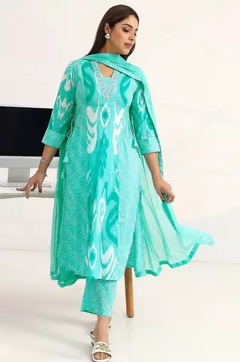 women ethnic motifs printed regular cotton blend kurta with trousers & with dupatta