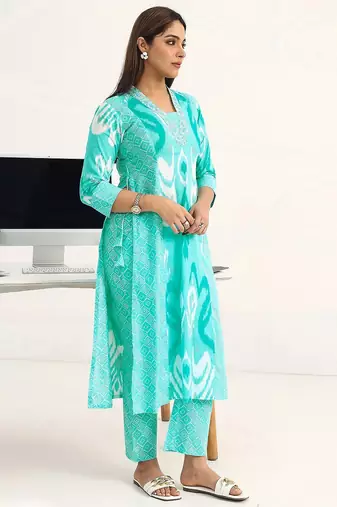 women ethnic motifs printed regular cotton blend kurta with trousers & with dupatta