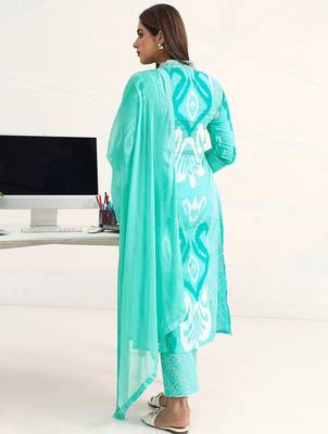 women ethnic motifs printed regular cotton blend kurta with trousers & with dupatta 5