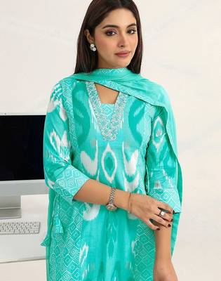 women ethnic motifs printed regular cotton blend kurta with trousers & with dupatta 6