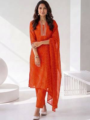 women ethnic motifs printed regular kurta with trousers & with dupatta 1