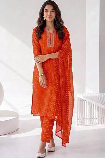 women ethnic motifs printed regular kurta with trousers & with dupatta