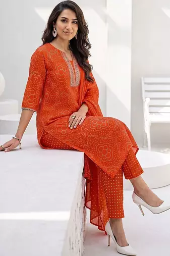 women ethnic motifs printed regular kurta with trousers & with dupatta