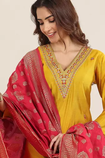 ethnic motifs embroidered straight sequinned kurta with trousers & dupatta
