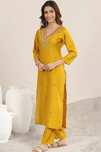ethnic motifs embroidered straight sequinned kurta with trousers & dupatta