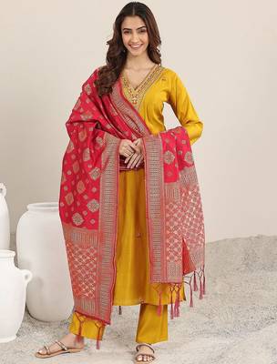 ethnic motifs embroidered straight sequinned kurta with trousers & dupatta 5