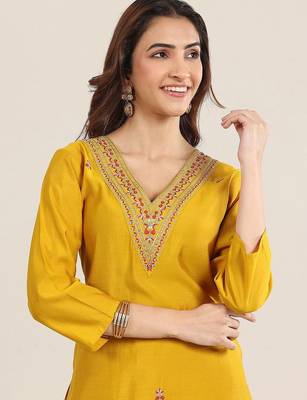ethnic motifs embroidered straight sequinned kurta with trousers & dupatta 6