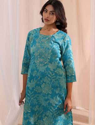women floral printed regular kurta with trousers & with dupatta 3