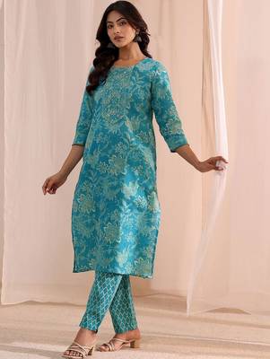women floral printed regular kurta with trousers & with dupatta 1