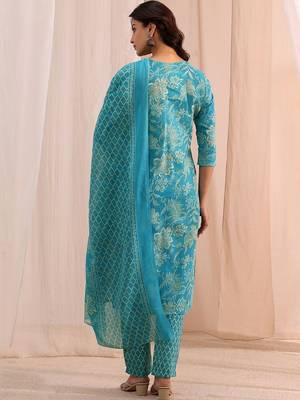women floral printed regular kurta with trousers & with dupatta 5