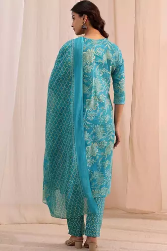 women floral printed regular kurta with trousers & with dupatta