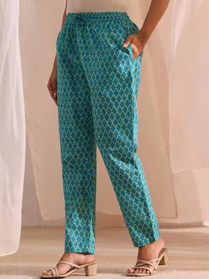 women floral printed regular kurta with trousers & with dupatta 7